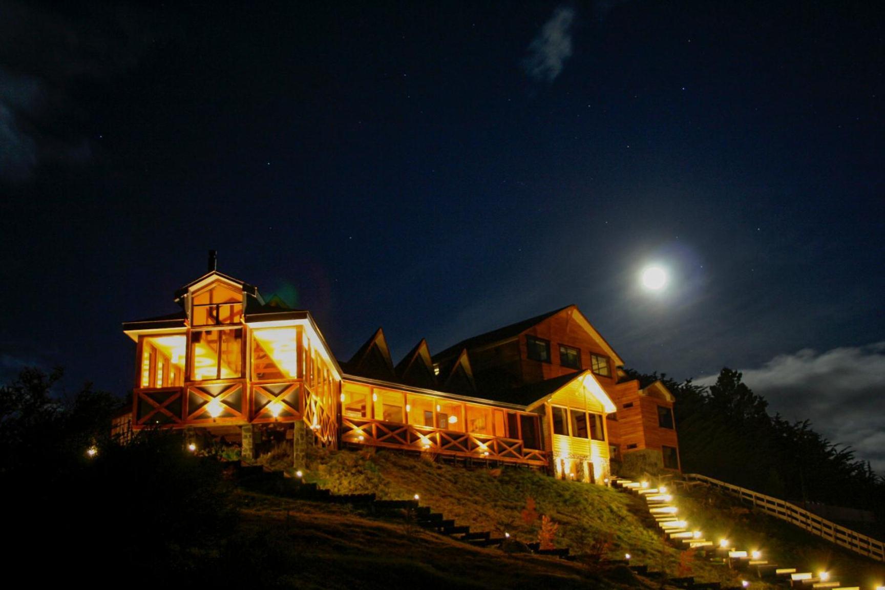 Weskar Lodge Hotel Puerto Natales Exterior photo