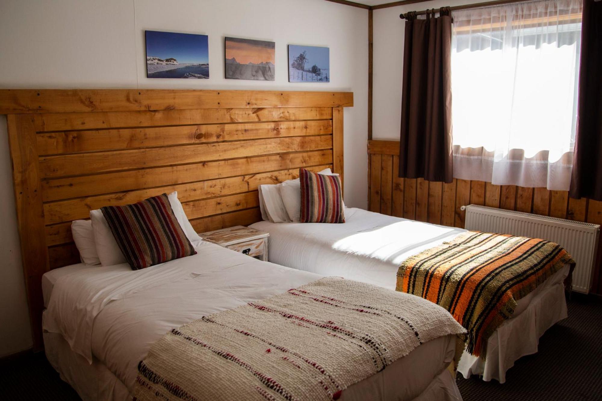 Weskar Lodge Hotel Puerto Natales Exterior photo