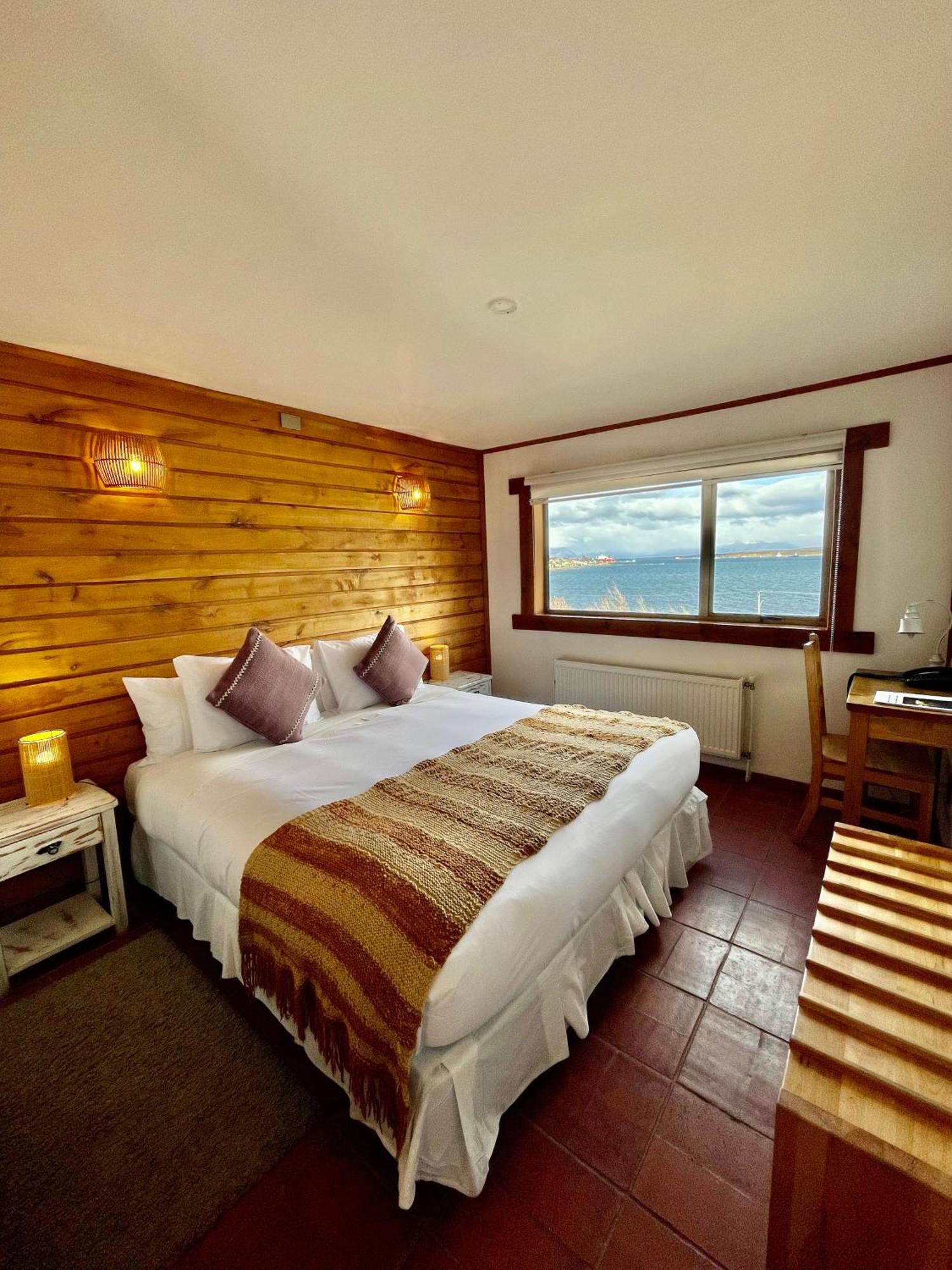 Weskar Lodge Hotel Puerto Natales Exterior photo